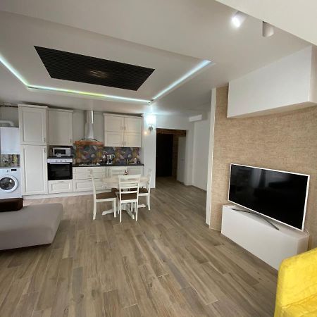 Sunny Deluxe Apartment Cosmopolis Stefanestii de Jos Kültér fotó