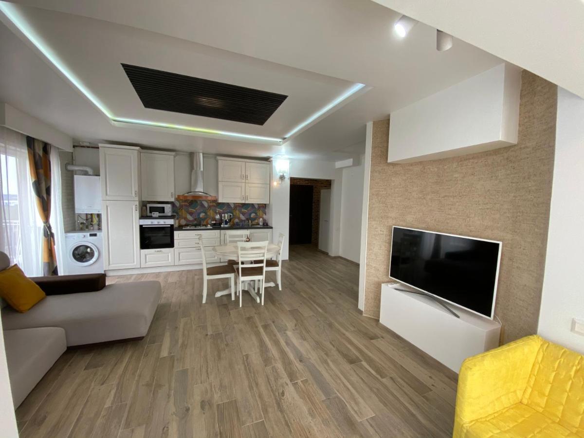 Sunny Deluxe Apartment Cosmopolis Stefanestii de Jos Kültér fotó