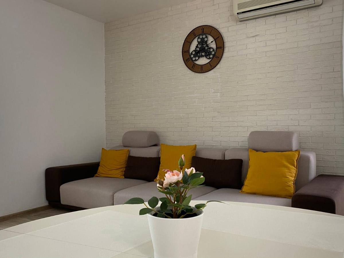 Sunny Deluxe Apartment Cosmopolis Stefanestii de Jos Kültér fotó