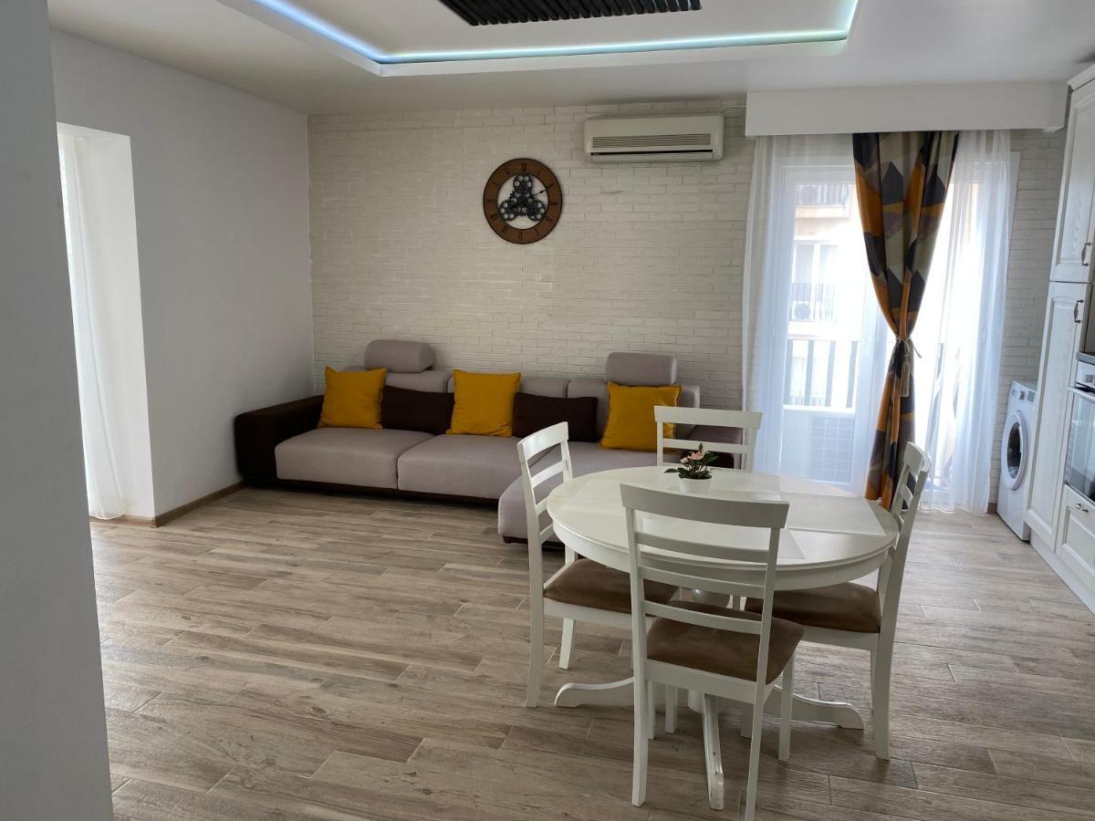 Sunny Deluxe Apartment Cosmopolis Stefanestii de Jos Kültér fotó